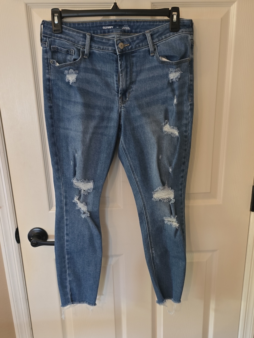 Old Navy Women's Distressed Cropped Skinny Jeans - Medium Blue